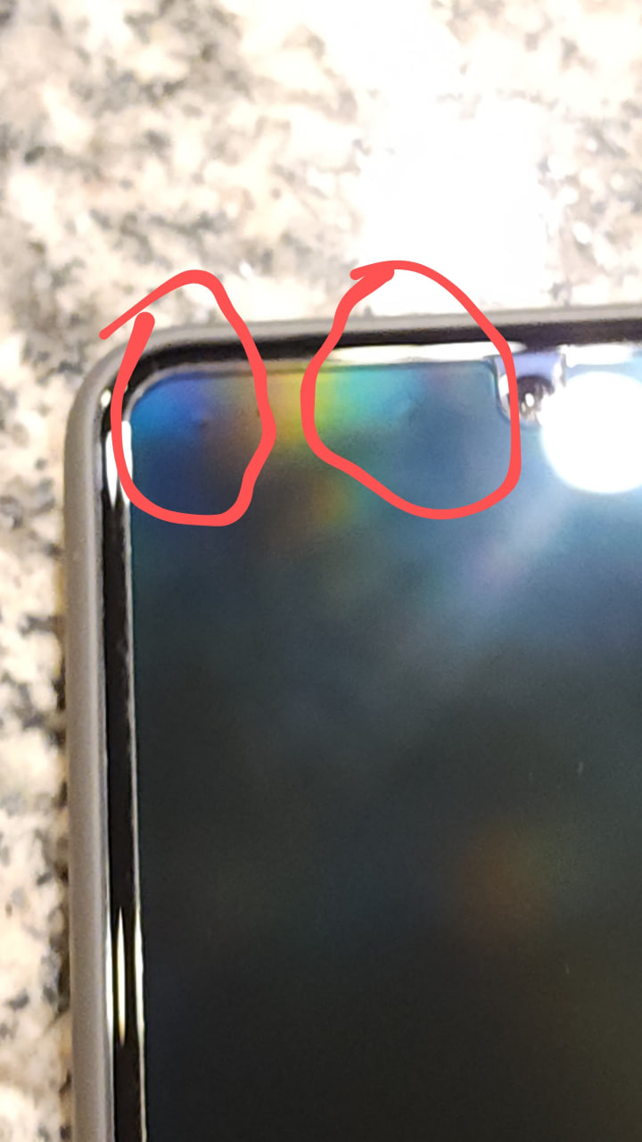 Google Pixel 8 Pro display bumps issue